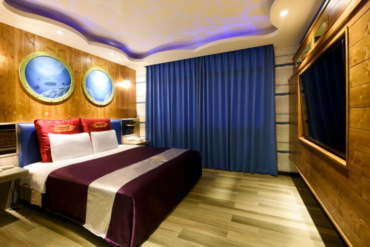 Carnival Motel Tajpej Buitenkant foto